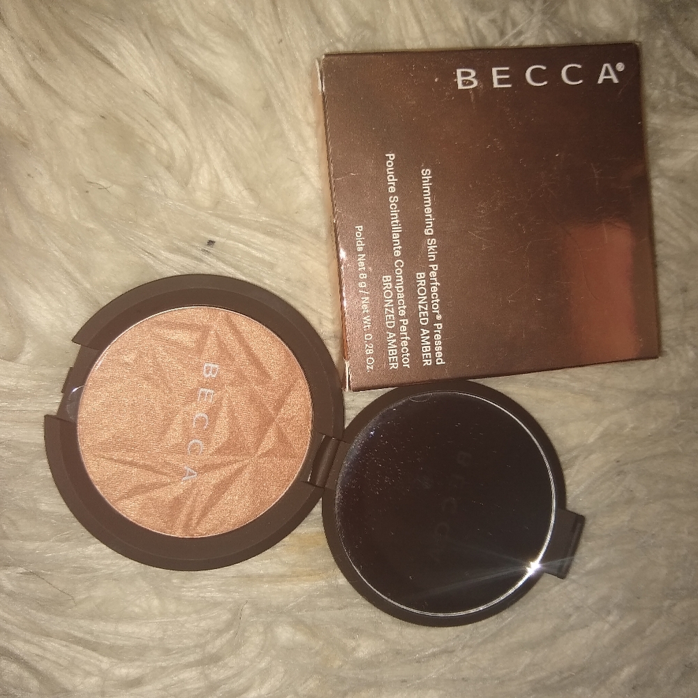 Becca cosmetics bronzed Amber highlighter